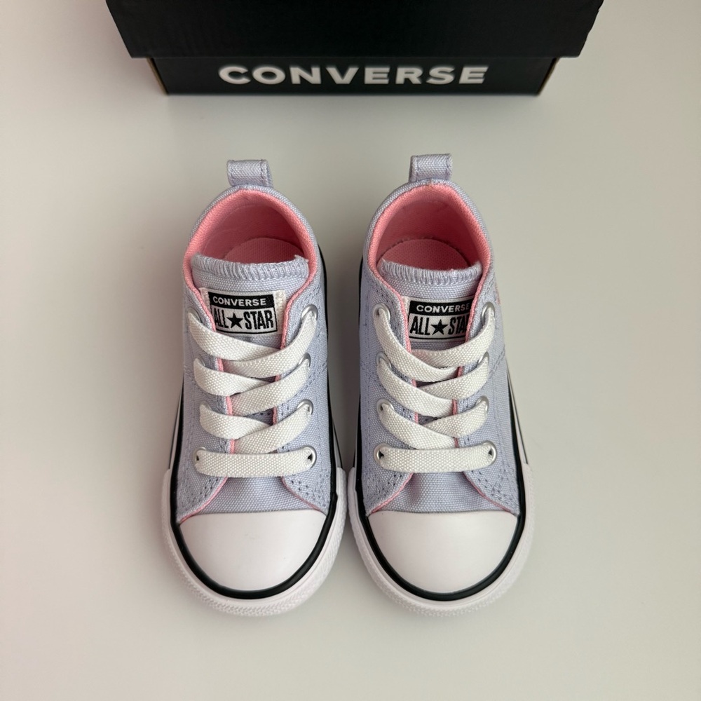 NIB Converse Chuck Taylor All Star Embroidered Flowers Madison Ox